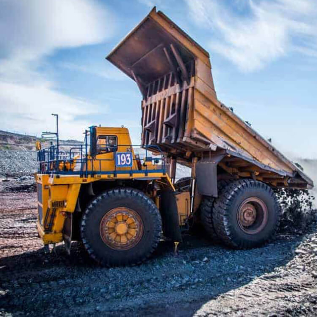 Mining-cars,-engineering-vehicles